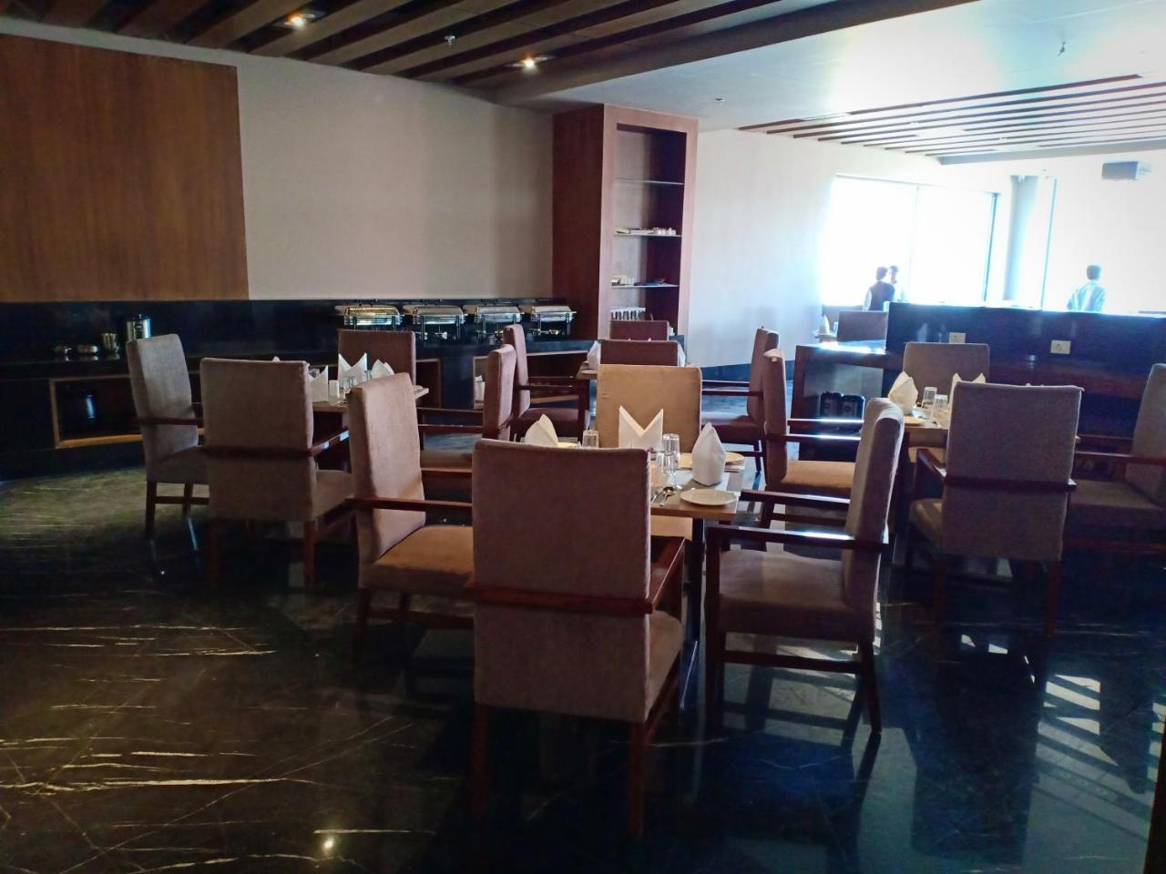 Pipul Padmaja Premium Hotel Μπουμπάνεσβαρ Εξωτερικό φωτογραφία