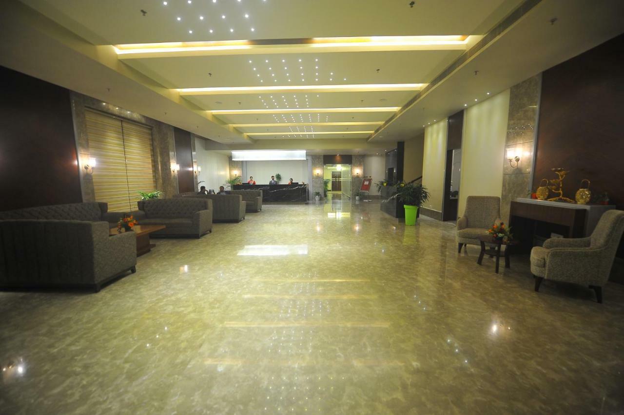 Pipul Padmaja Premium Hotel Μπουμπάνεσβαρ Εξωτερικό φωτογραφία