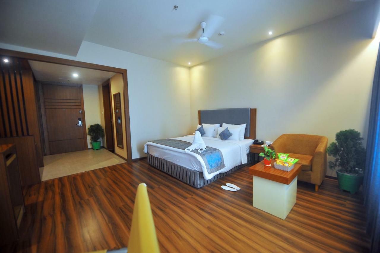 Pipul Padmaja Premium Hotel Μπουμπάνεσβαρ Εξωτερικό φωτογραφία