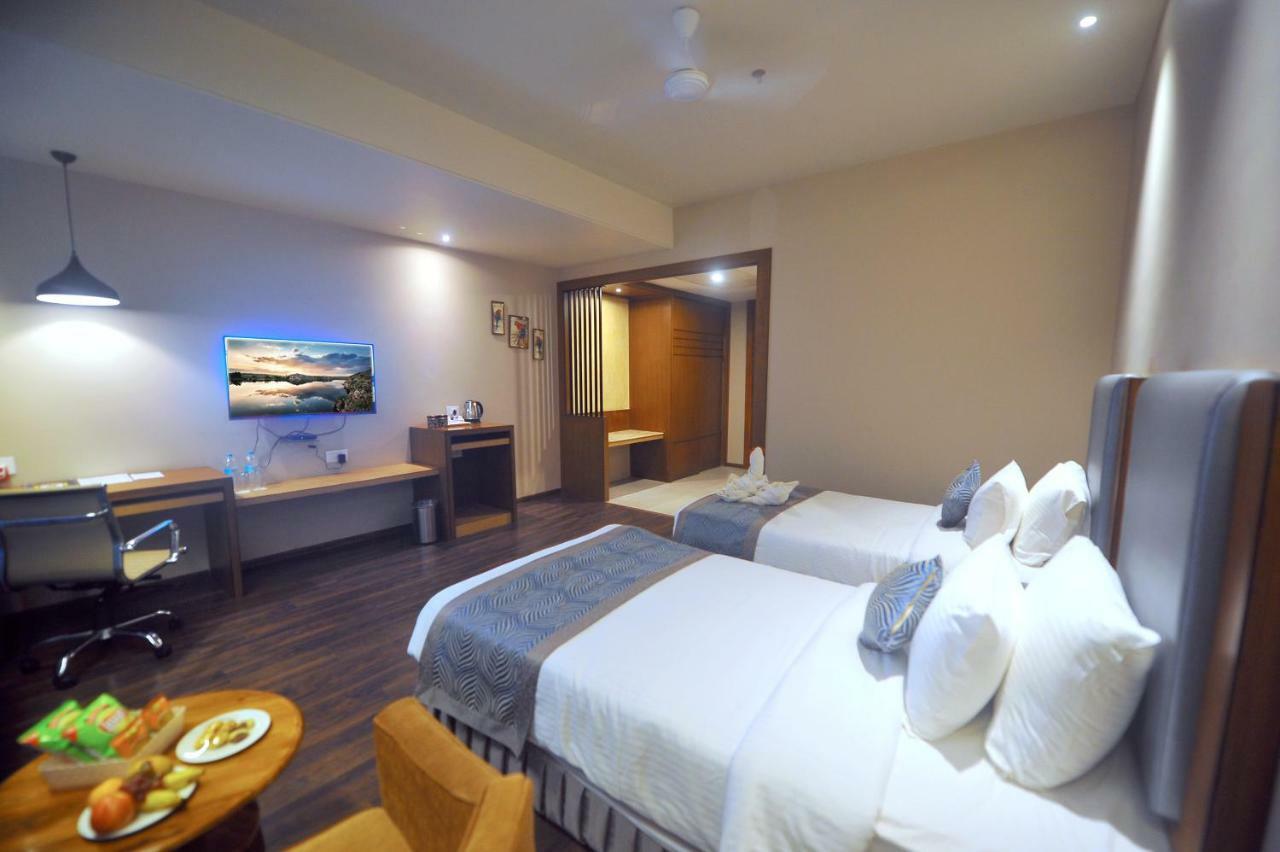 Pipul Padmaja Premium Hotel Μπουμπάνεσβαρ Εξωτερικό φωτογραφία